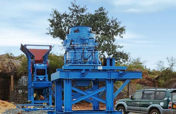 吊裝完畢的液壓圓錐破碎機(jī) 吊裝完畢的液壓圓錐破碎機(jī)